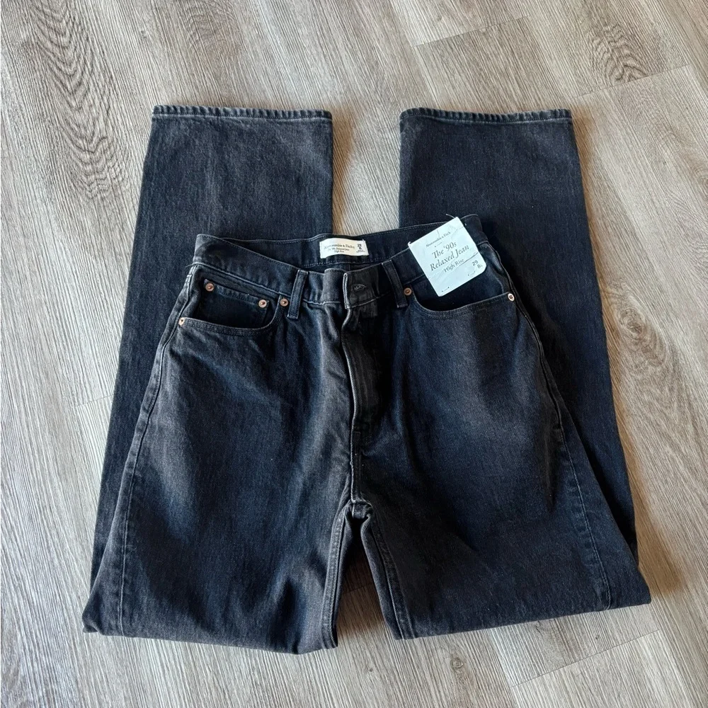 NWT Abercrombie and fitch High rise 90s relaxed jeans - Picture 6 of 8